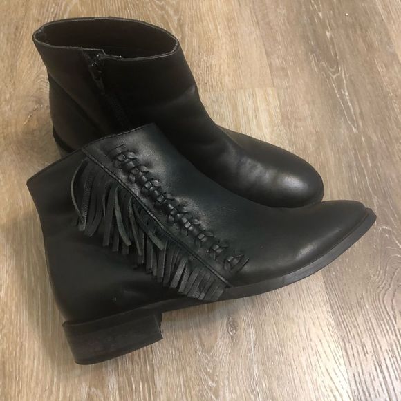 TOPSHOP Black Fringe Leather Ankle Booties block heel zipper round toe 37/6.5 - Picture 4 of 16